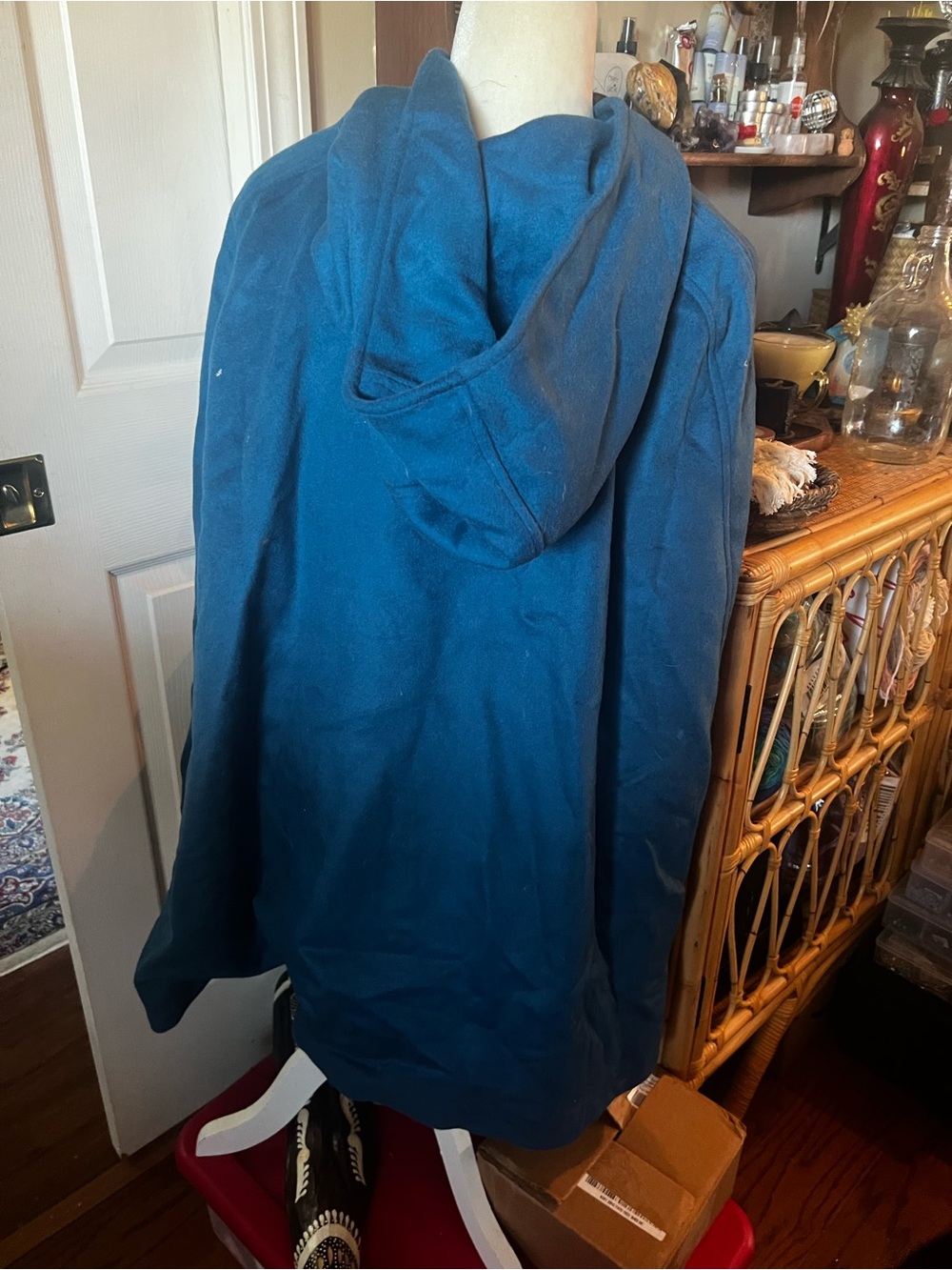 HOODED CASHMERE CAPE - fully lined - Picture 10 of 13
